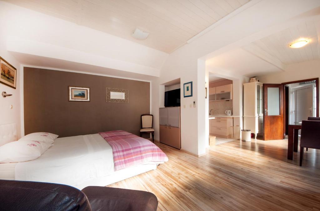 Bruno Split Centre Apartment And Room מראה חיצוני תמונה